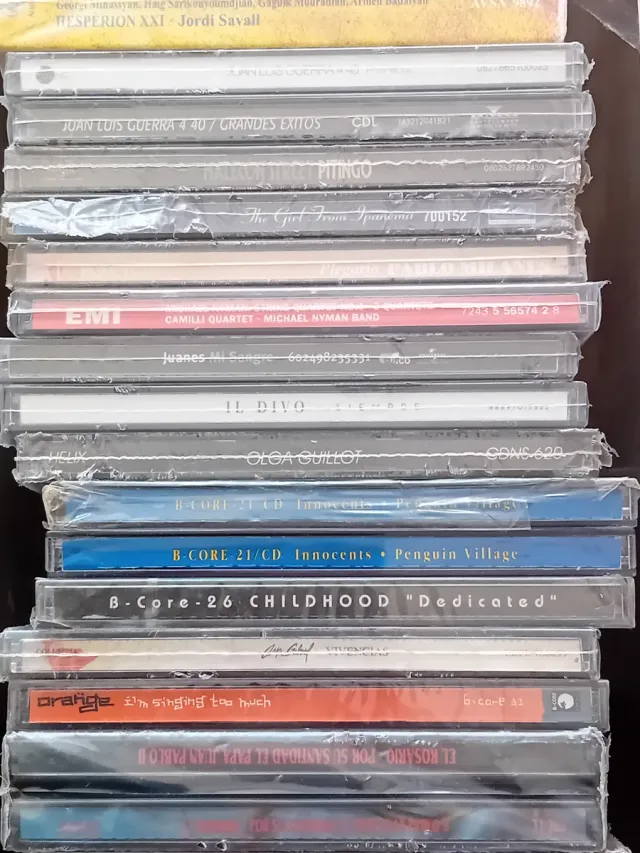 Lote 2 di 100 CD di musica variata