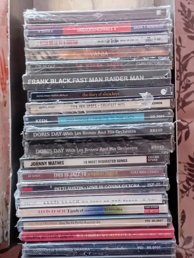 Lote 2 di 100 CD di musica variata