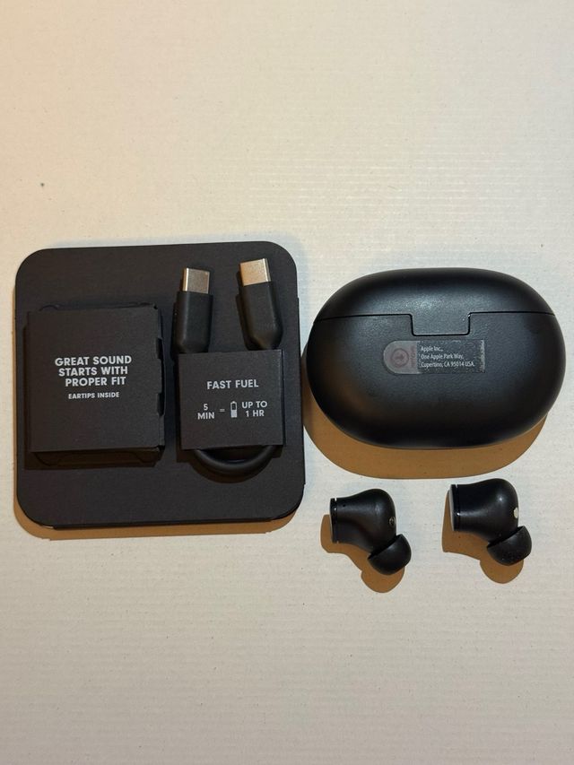 Auriculares Beats Studio Buds Negros