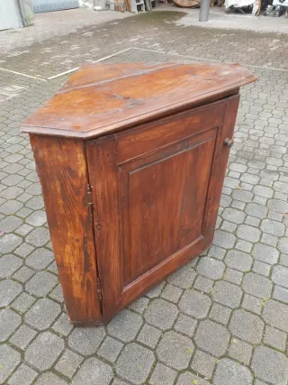 Angoliera credenza antica restaurata