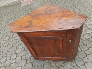 Angoliera credenza antica restaurata