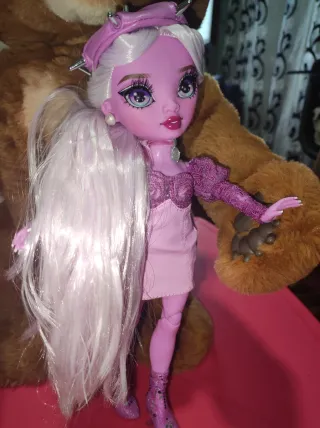 Muñeca Rainbow High Morada