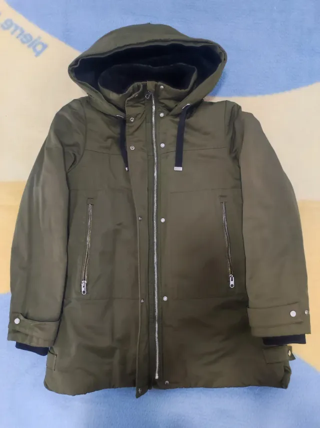 Chaquetón Zara Verde Militar con Capucha