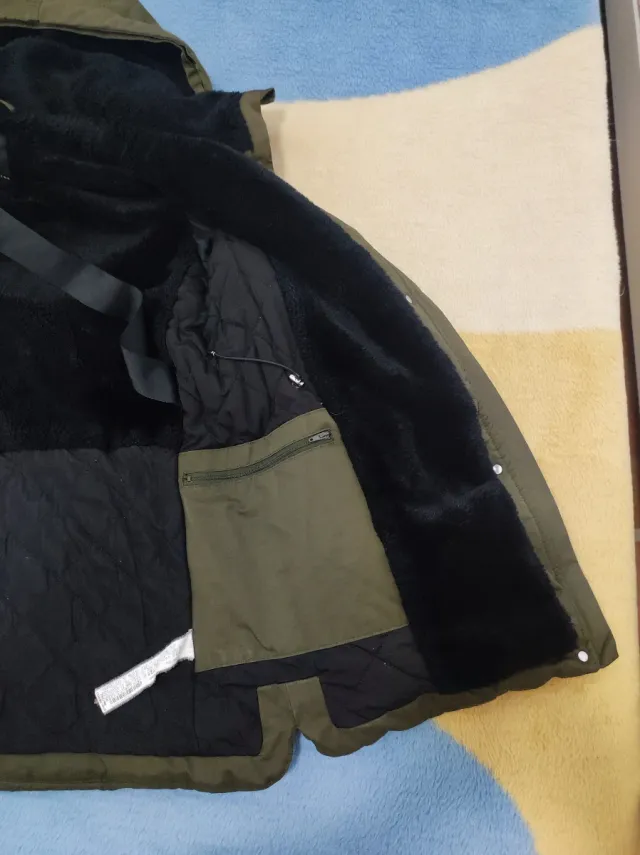 Chaquetón Zara Verde Militar con Capucha