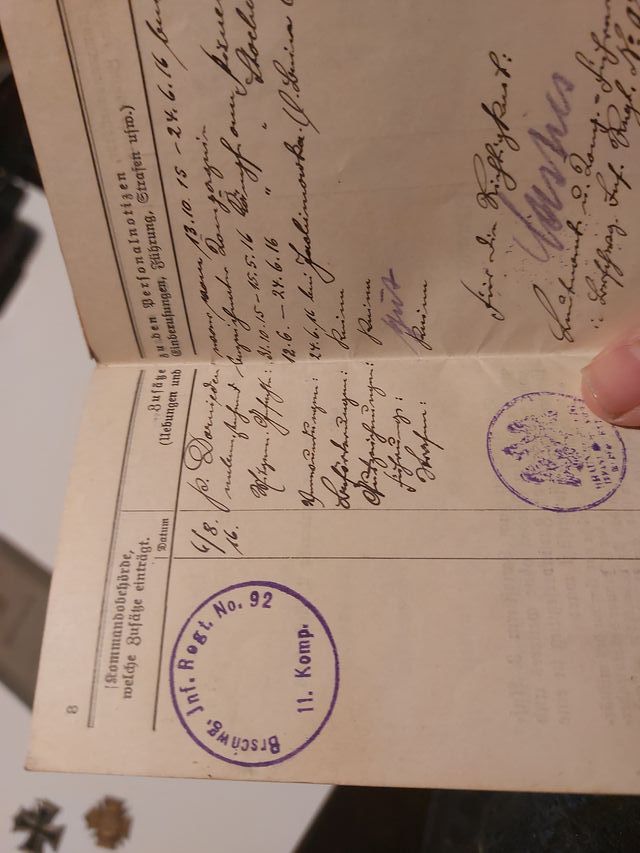 Lote Wehrpass y ek1  medallas insignia alemanas