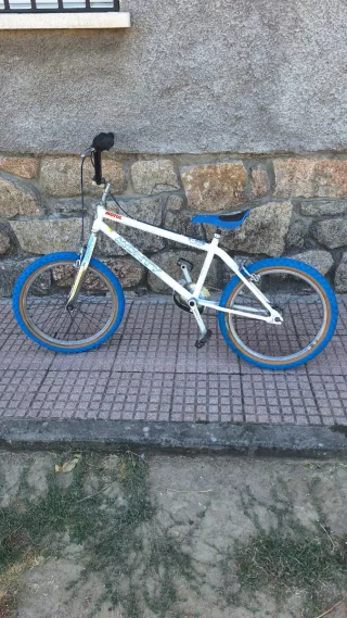Bicicleta BMX Monty T-215