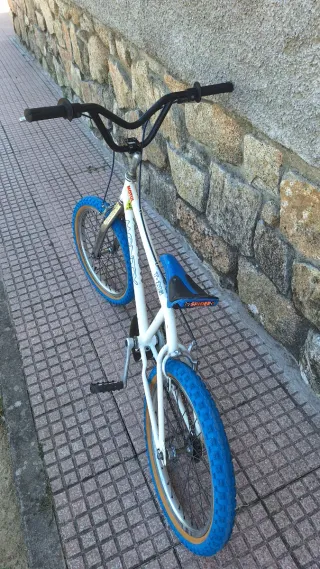 Bicicleta BMX Monty T-215