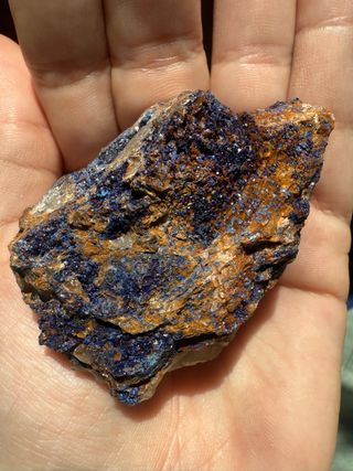 Azurita Azul Intenso con Cristales de Cuarzo