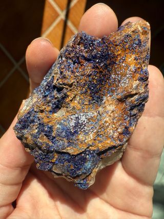 Azurita Azul Intenso con Cristales de Cuarzo