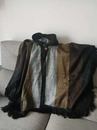 Poncho de lana alpaca a rayas nuevo