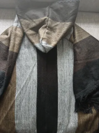 Poncho de lana alpaca a rayas nuevo