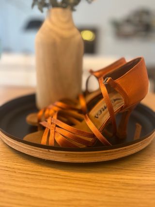 Zapatos de baile cobre, talla 37, tacón 8,5cm.