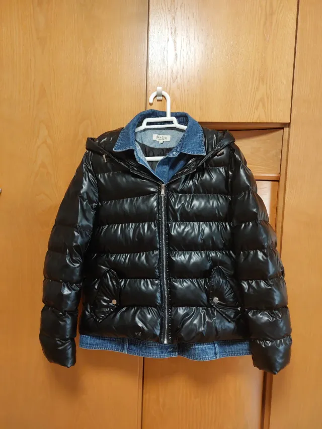 Chaquetón acolchado negro y azul