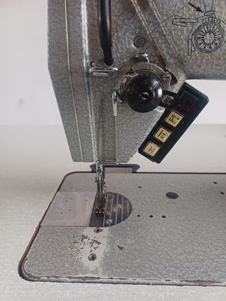 Máquina Plana Durkopp Adler Serie 271