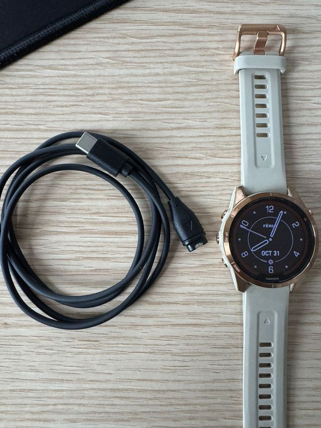 Garmin Fenix 7s Sapphire Solar 