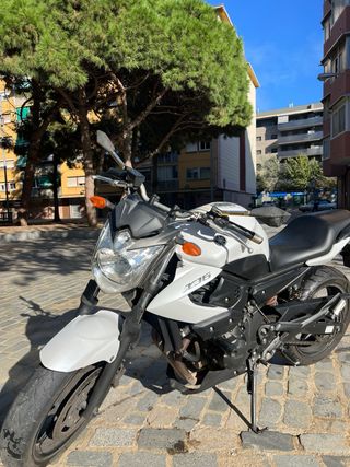 Yamaha XJ6 Blanca impecable ITV recién pasada.
