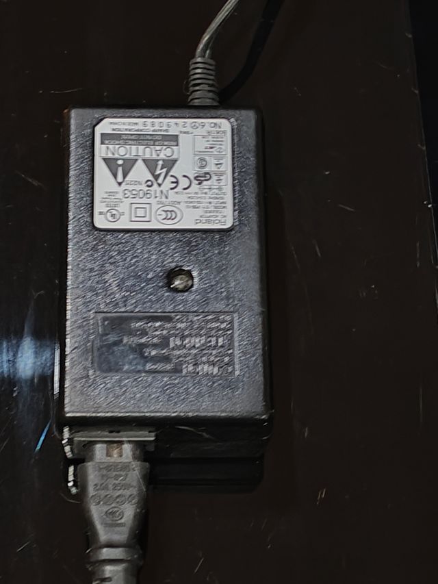 Roland Juno-G. Con schermo nuovo e senza uso.