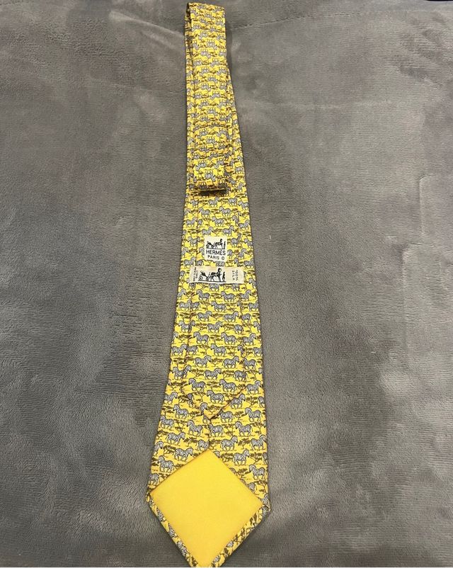 Corbata Hermès París