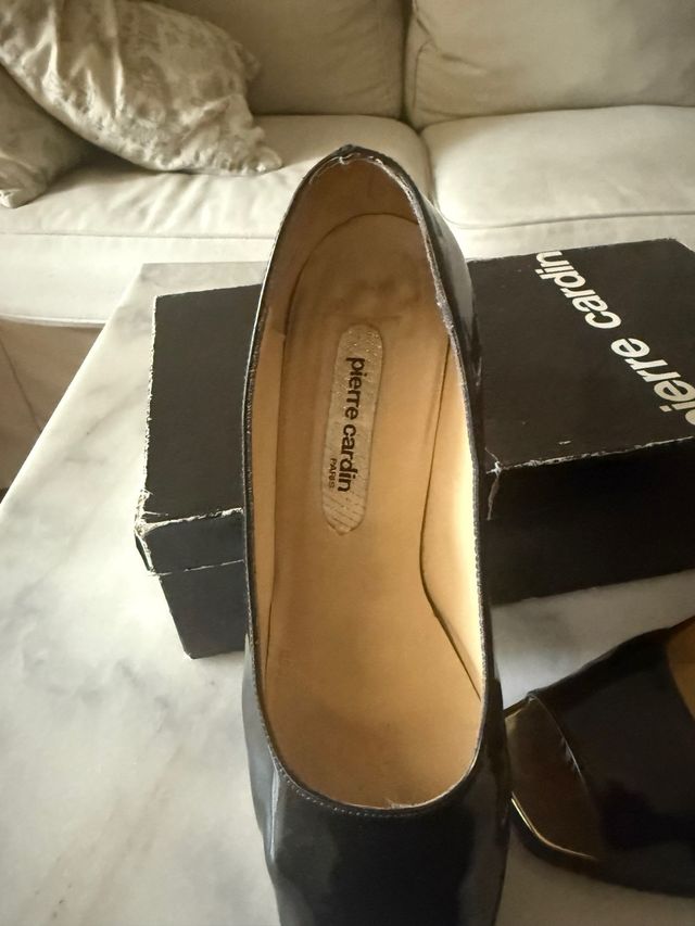 Zapatos charol Pierre Cardin negros
