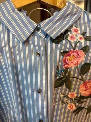 Camisa rayas flores bordadas Talla S
