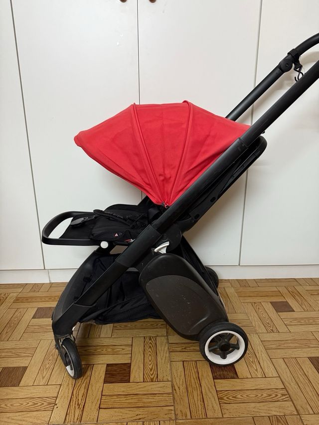 Carrito Bugaboo Ant Rojo con saco y porta pie