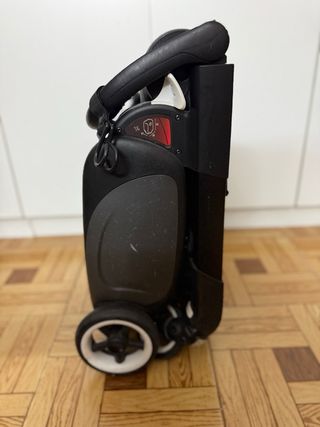 Carrito Bugaboo Ant Rojo con saco y porta pie