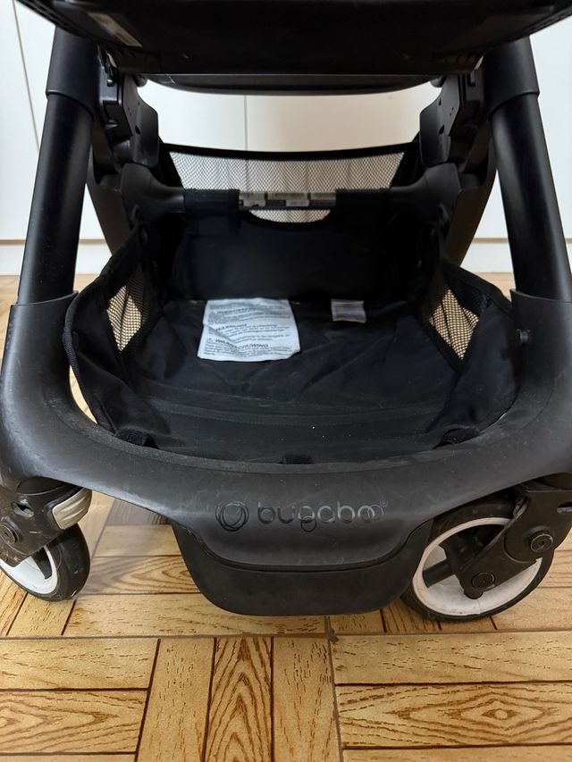 Carrito Bugaboo Ant Rojo con saco y porta pie