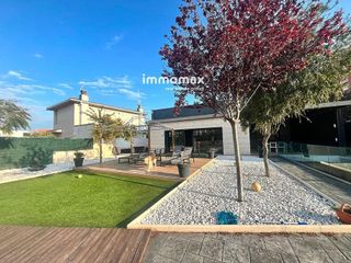 Chalet en venta en Santa Maria-Eixample-Sud Sumella en Cubelles