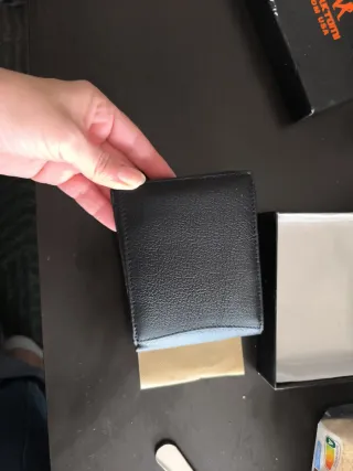 Cartera de piel negra para caballero