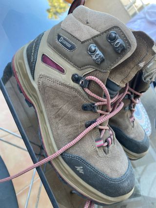 Botas de montaña Quechua piel impermeables