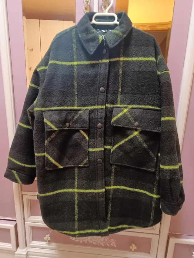 Abrigo Zara cuadros verde y negro