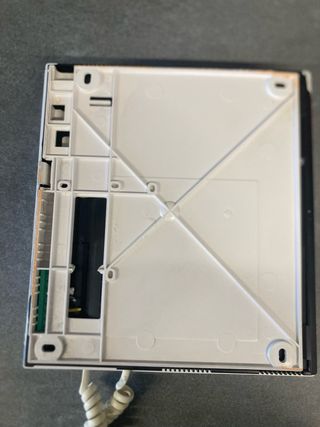 Videoportero blanco con pantalla