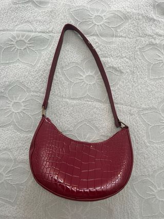 Bolso granate efecto piel cocodrilo