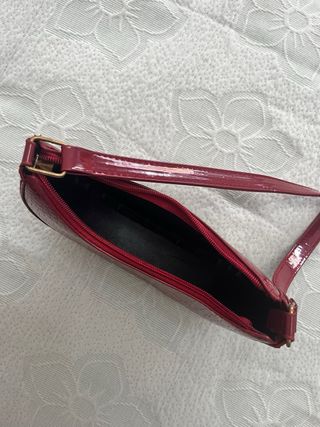 Bolso granate efecto piel cocodrilo