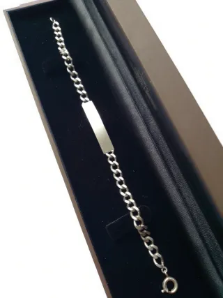 Esclava de plata con placa.largo 20 cm.