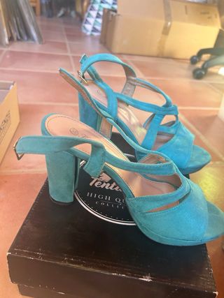 Tacones ante azul Talla 38