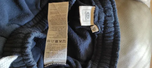 Lote 2 Pantalones Chándal Adidas y RipCurl Mujer