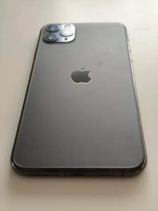 iPhone 11 Pro Max/ 85% batteria