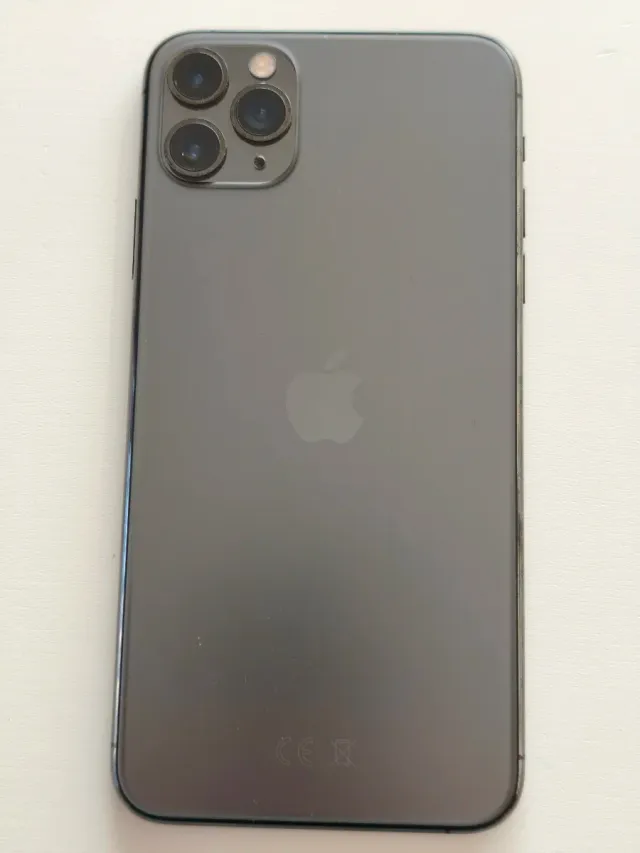 iPhone 11 Pro Max/ 85% batteria