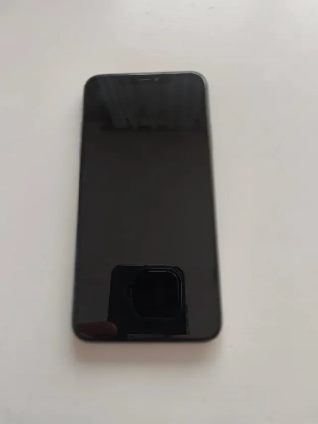 iPhone 11 Pro Max/ 85% batteria