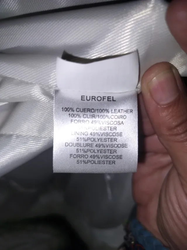 Chaqueta de piel blanca Cortefiel