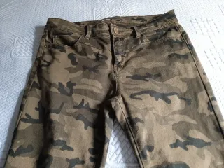 Lote 2 Pantalónes vaqueros Stradivarius T.40