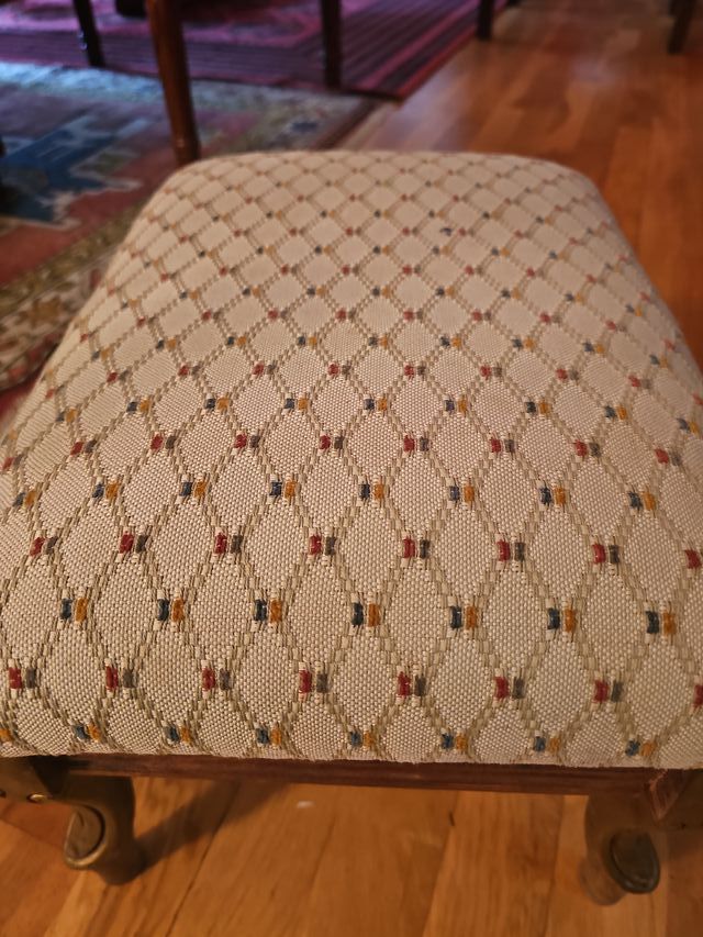 Puff Reposapiés Tapizado