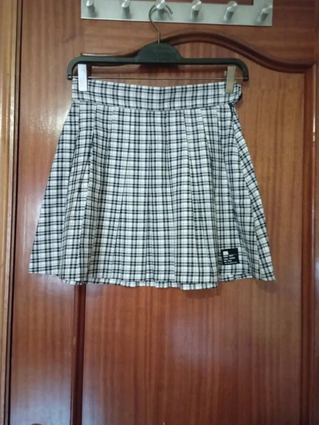 Falda de tablas cuadros blanco y negro