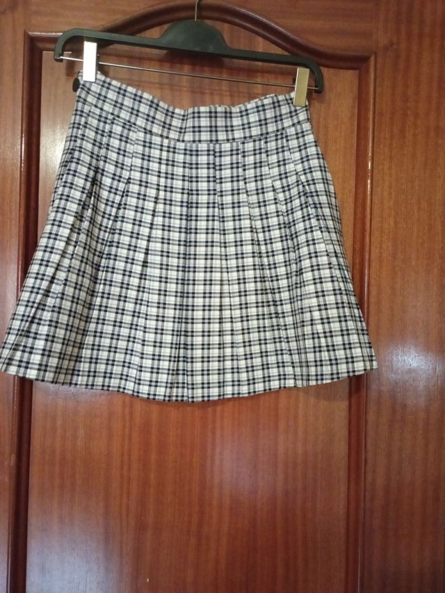 Falda de tablas cuadros blanco y negro