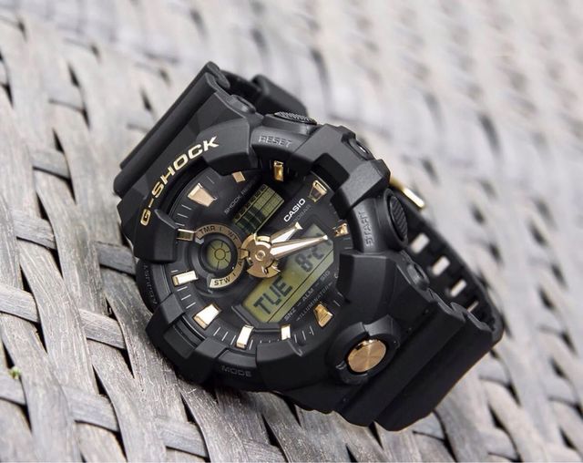 Relógio Casio G-Shock GA-710B-1A9 Preto/Dourada