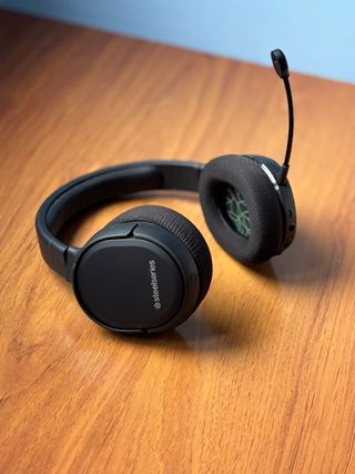 Xbox Series X 1TB + Mando + Auriculares + 5 Juegos