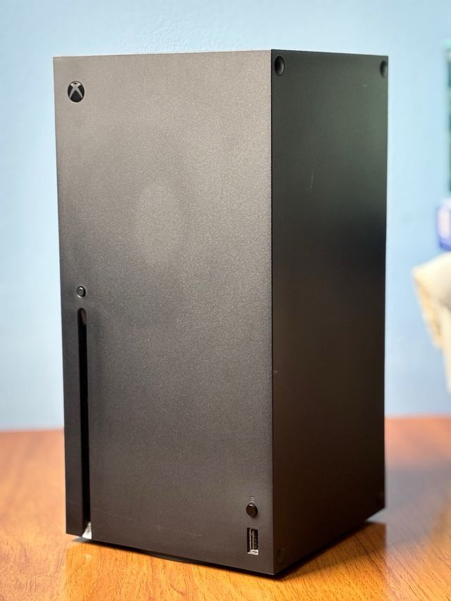 Xbox Series X 1TB + Mando + Auriculares + 5 Juegos