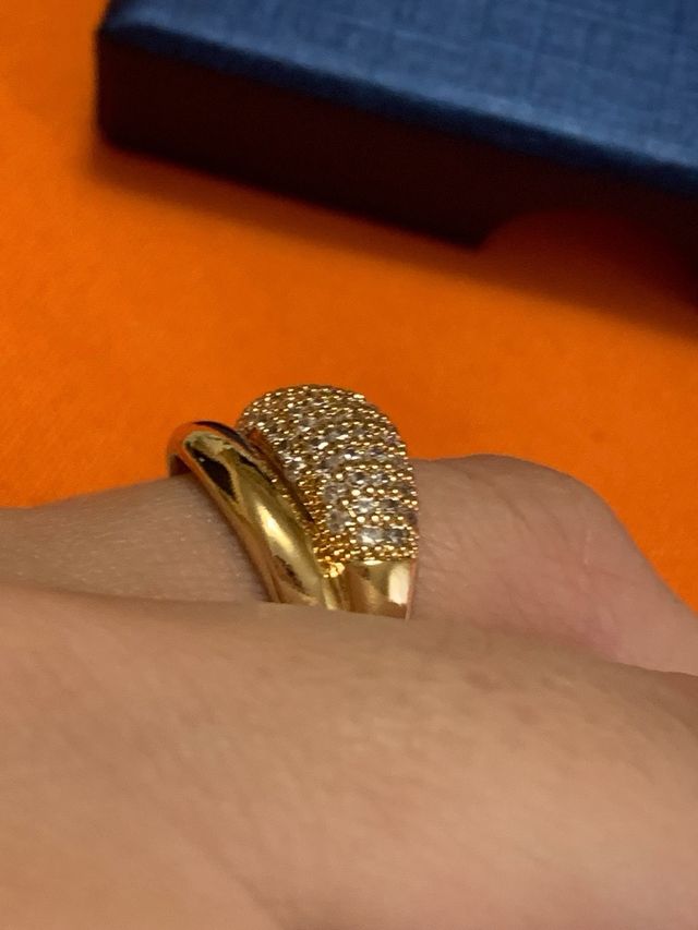 Anello oro  con zirconi molto brillanti misura 9