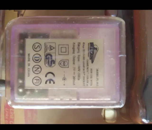 Accesorios Game Boy Color: Luz, Cargador y Más